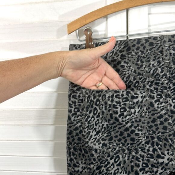 Talbots Jeans Size 4 Leopard Stretch Straight Leg Denim NWT - Picture 9 of 12